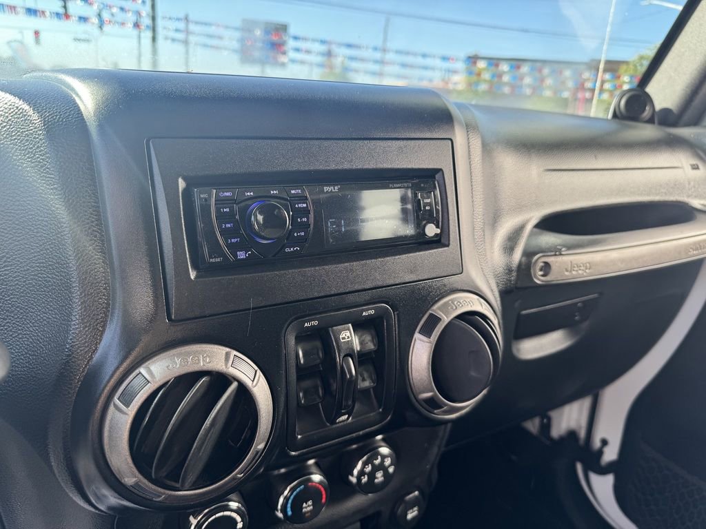 Used 2012 Jeep Wrangler Unlimited Sport image 13