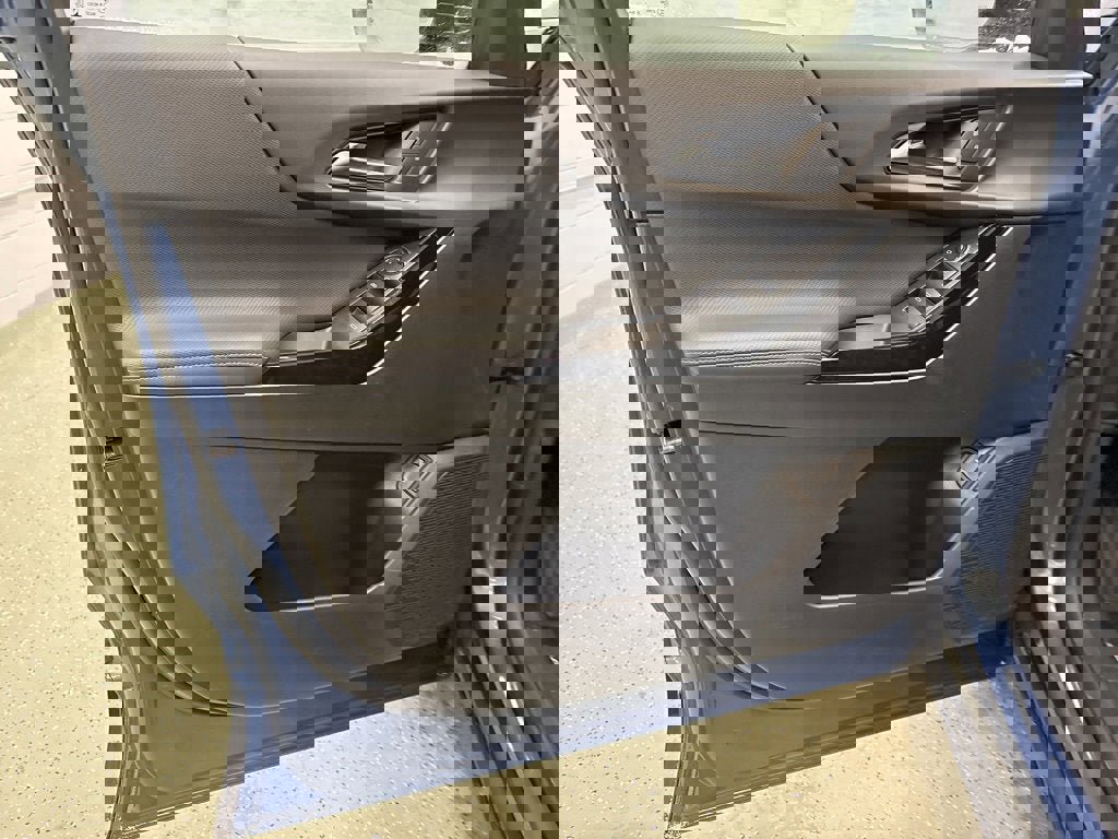 New 2026 Chevrolet Equinox LT w/ Convenience Package II image 13