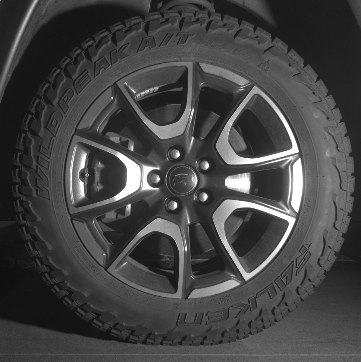 Used 2025 Jeep Compass Trailhawk AWD/4WD image 12