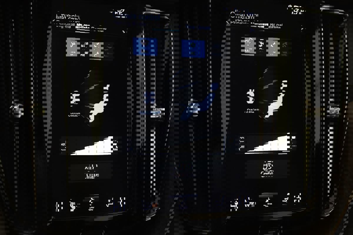 Used 2021 Volvo XC60 T5 Inscription w/ Protection Package Premier image 33