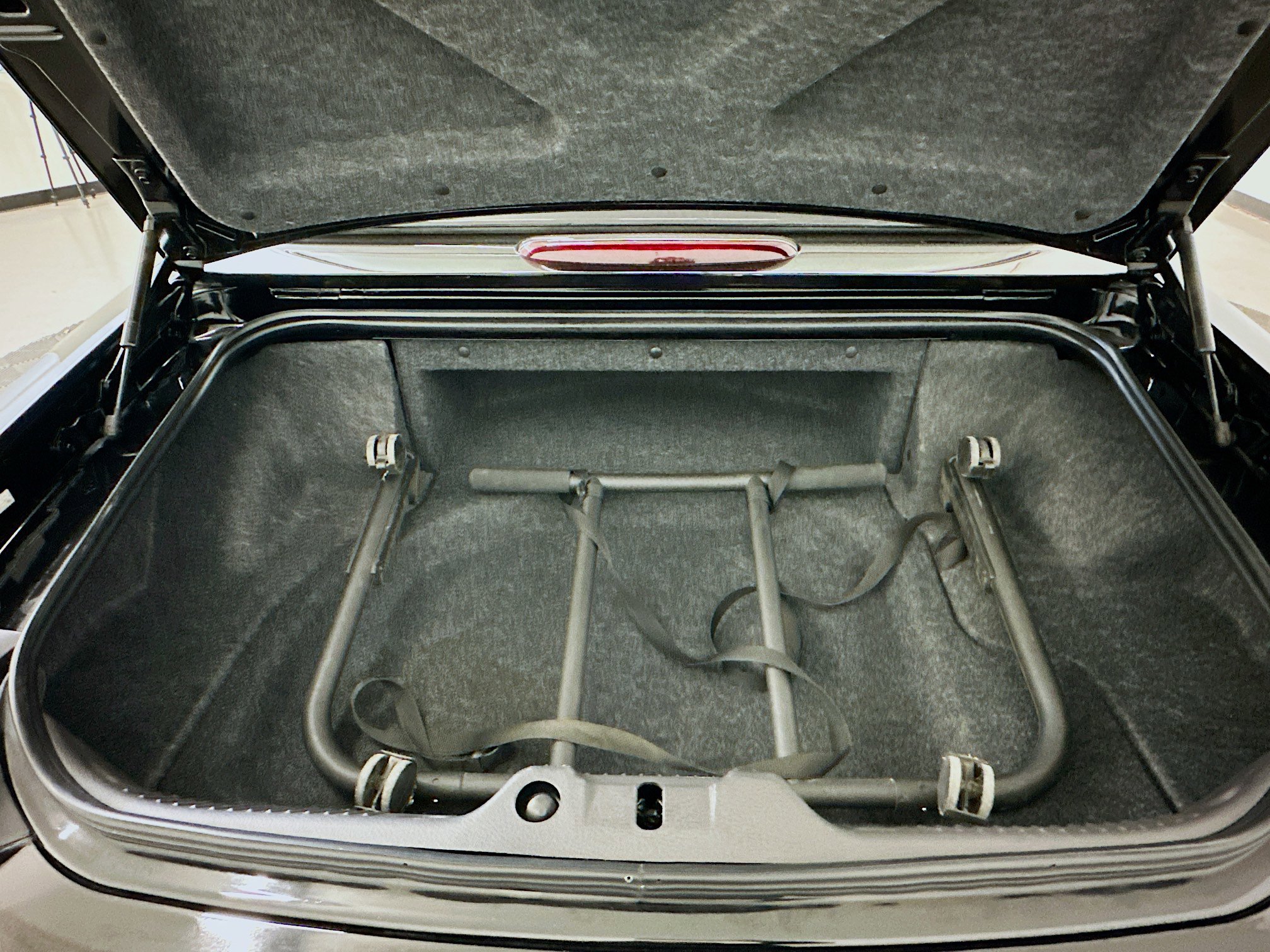 Used 2002 Ford Thunderbird image 25