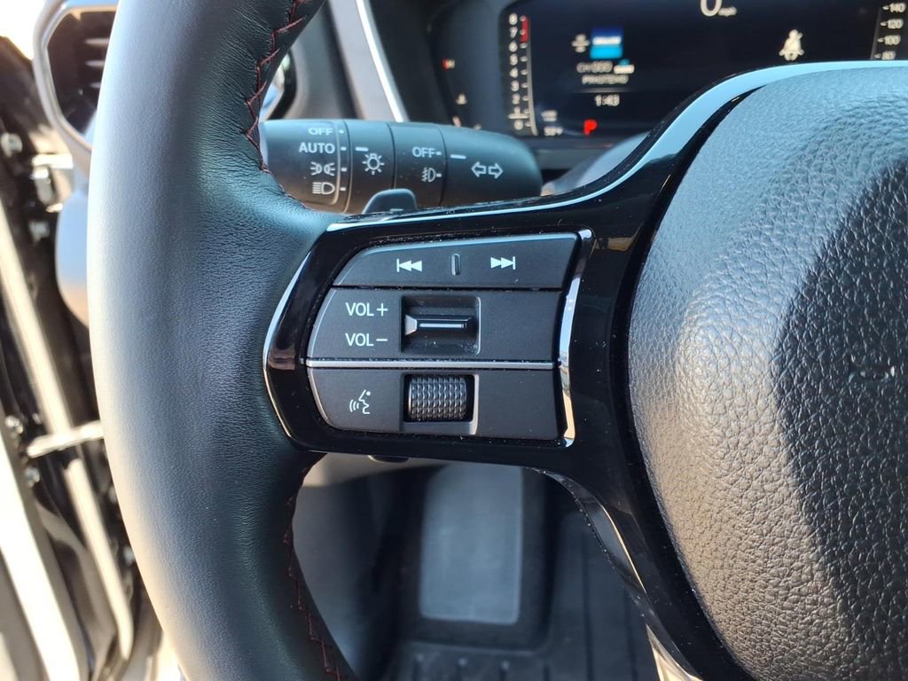 Used 2025 Honda Pilot Black Edition image 20