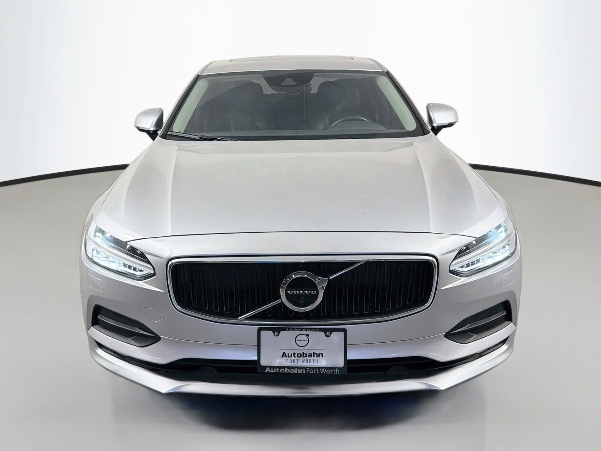 Used 2018 Volvo S90 T5 Momentum w/ Convenience Package FWD image 2