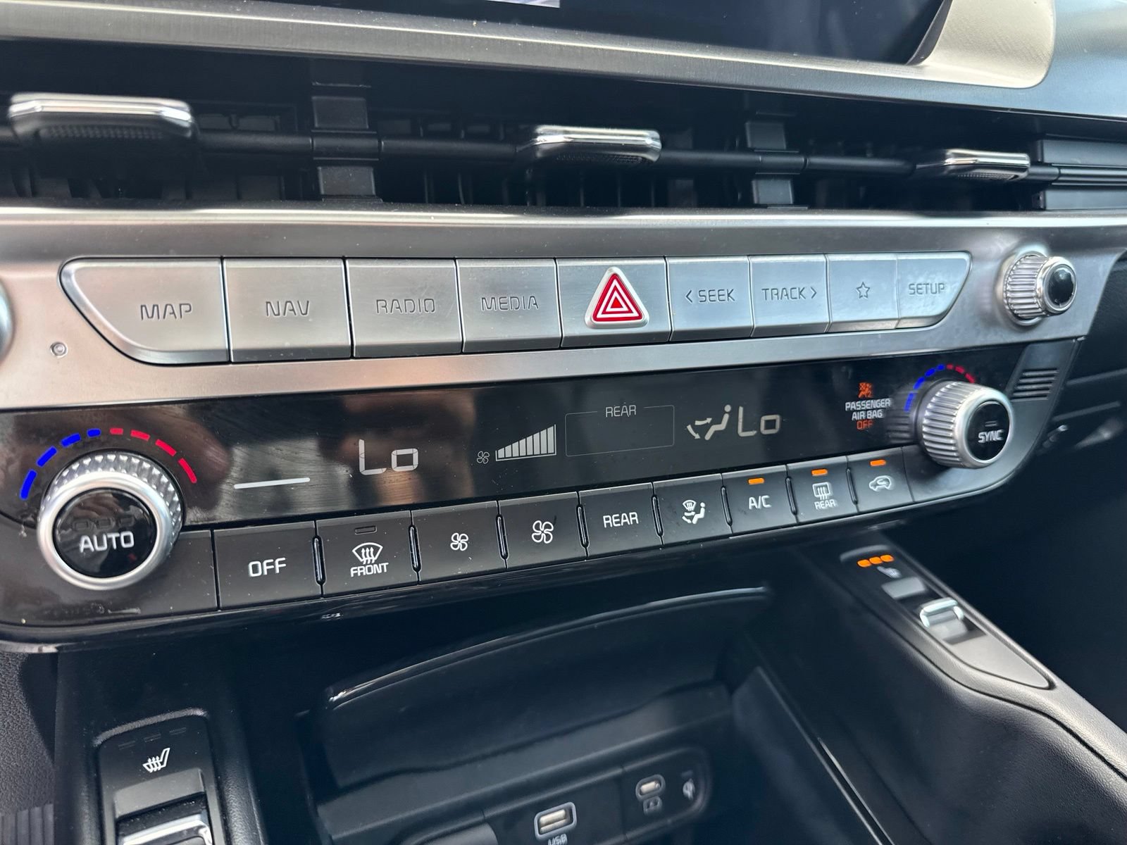 Used 2025 Kia Telluride S FWD image 19