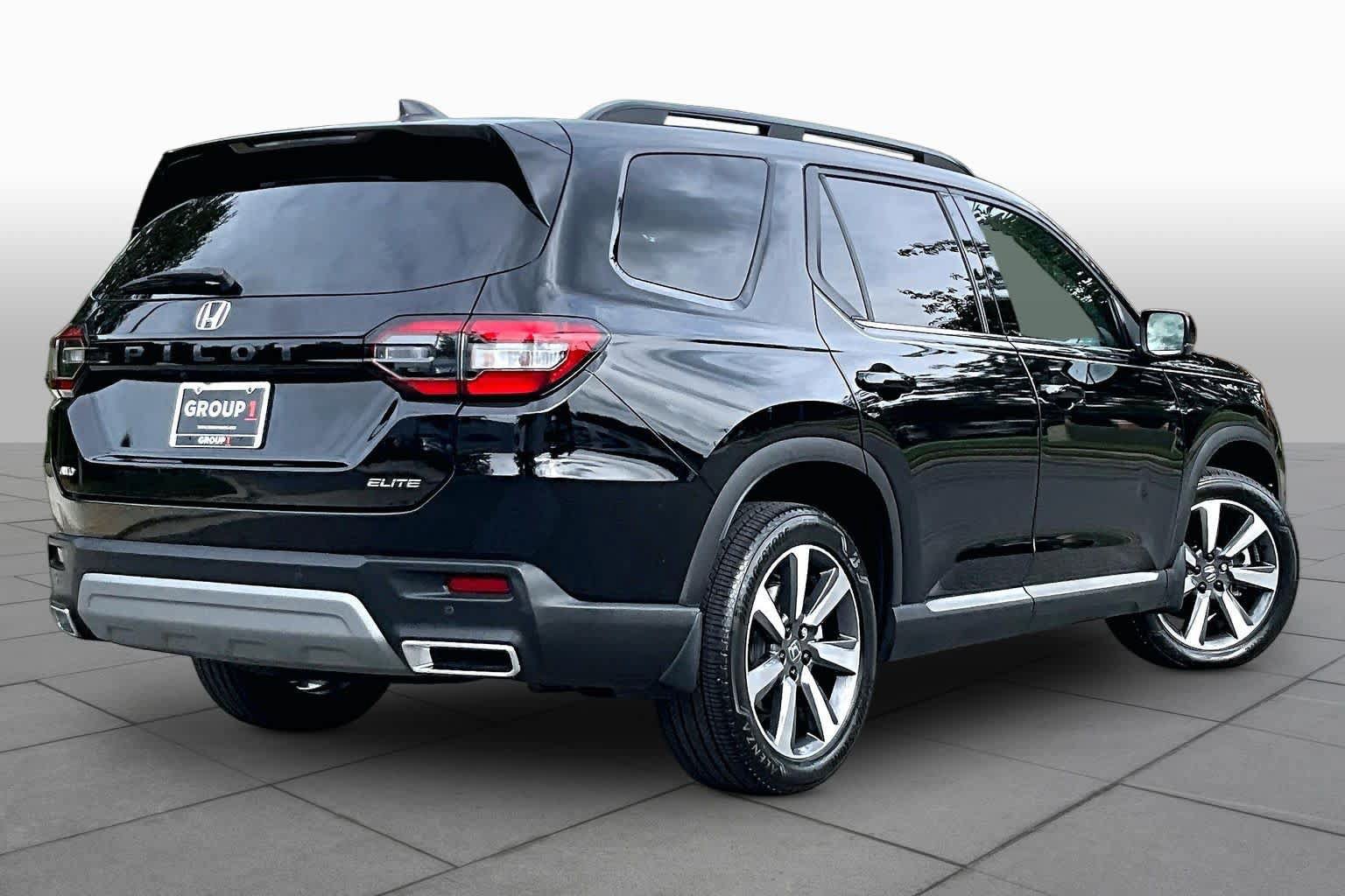 Used 2023 Honda Pilot Elite image 13