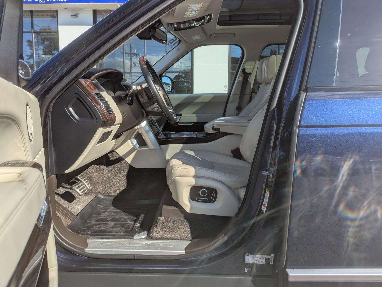 Used 2016 Land Rover Range Rover Supercharged image 14