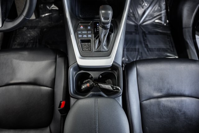 Used 2020 Toyota RAV4 XLE Premium image 23