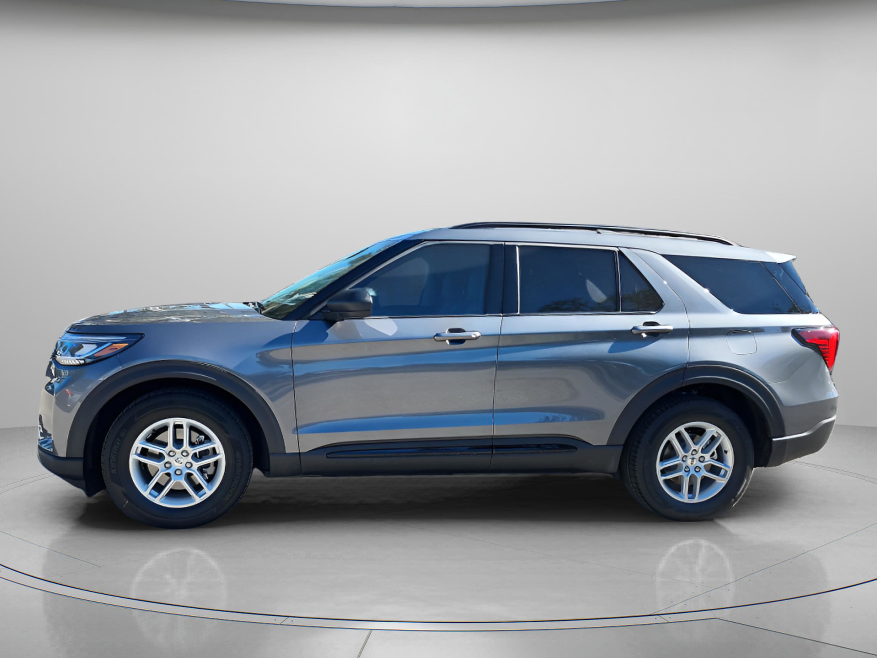 New 2026 Ford Explorer Active w/ Active Comfort Package image 2