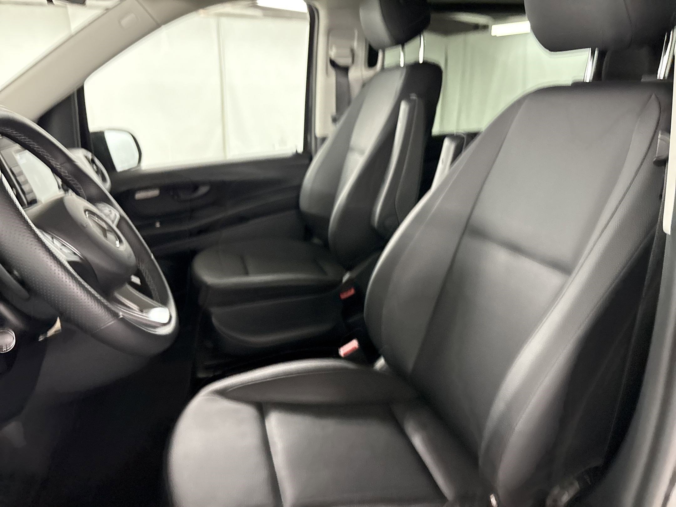 Used 2023 Mercedes-Benz Metris Passenger image 21