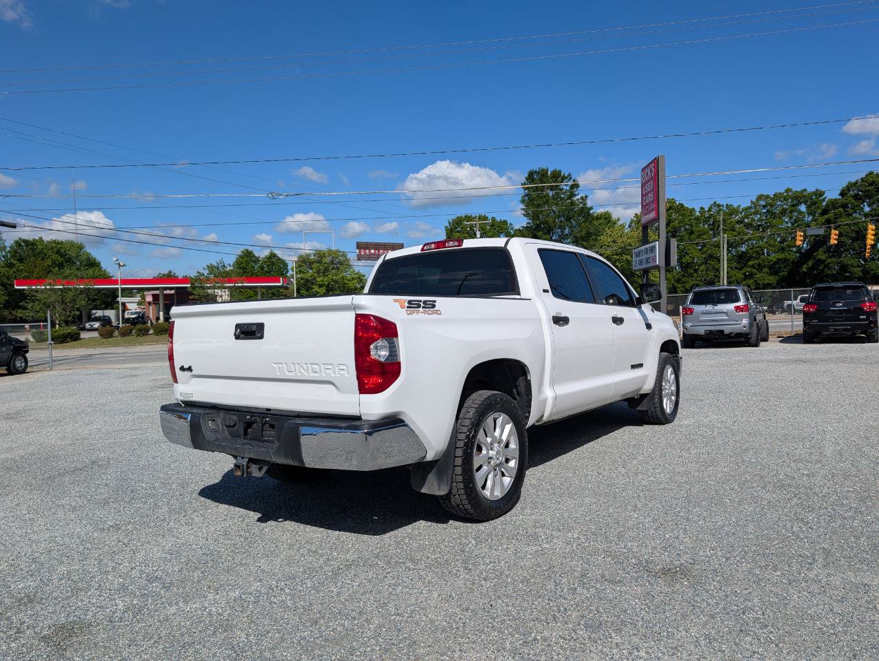 Used 2018 Toyota Tundra SR5 w/ SR5 Upgrade Package AWD/4WD image 7