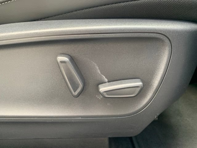 Used 2025 Ford Escape Platinum AWD/4WD image 15