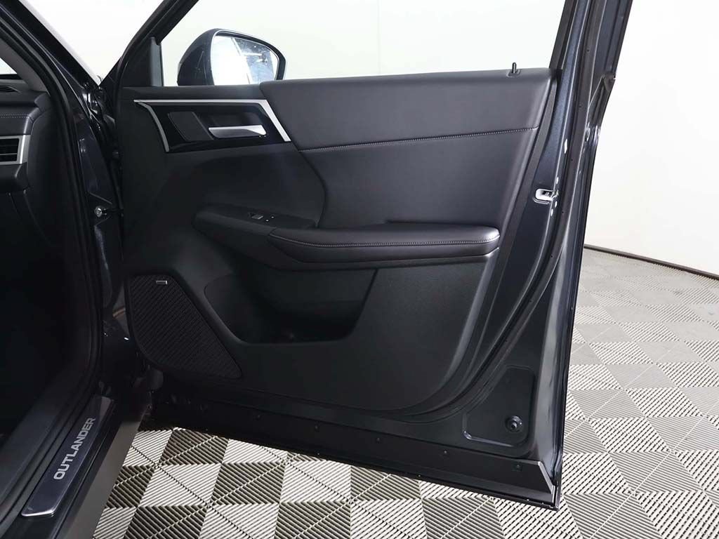 New 2026 Mitsubishi Outlander SE FWD image 24