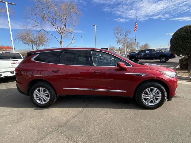 Used 2021 Buick Enclave Essence image 2