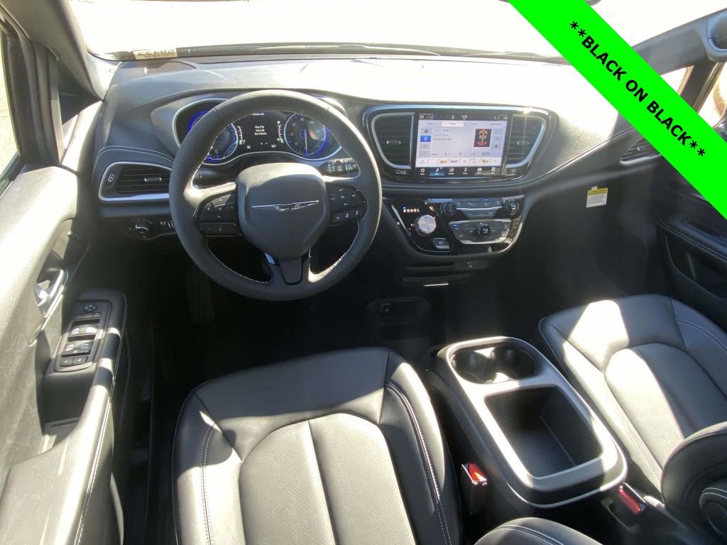 New 2026 Chrysler Pacifica Select w/ S Appearance Package image 11