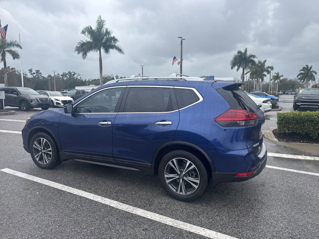 Used 2019 Nissan Rogue SV w/ Premium Package image 3