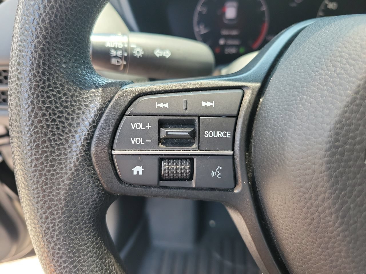 Used 2023 Honda HR-V LX image 17