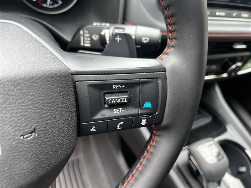 Used 2026 Nissan Rogue SV AWD/4WD image 31