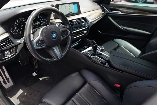 Used 2018 BMW 540i w/ M Sport Package RWD image 6