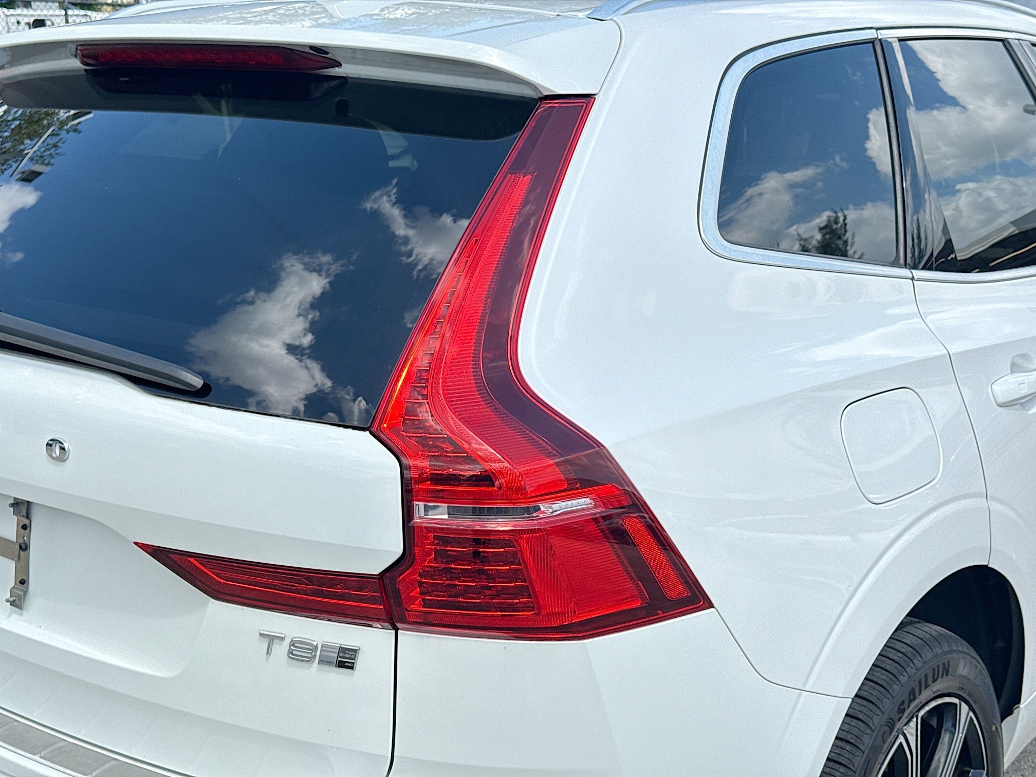 Used 2019 Volvo XC60 T8 Inscription w/ Advanced Package image 27