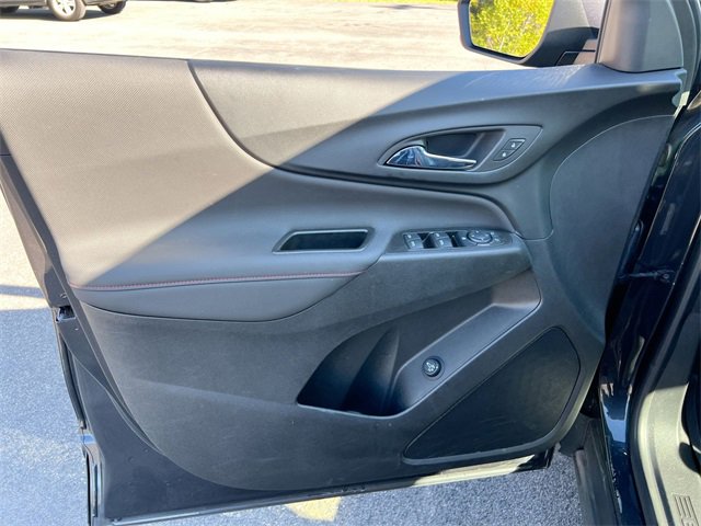 Used 2022 Chevrolet Equinox RS w/ Infotainment Package image 21