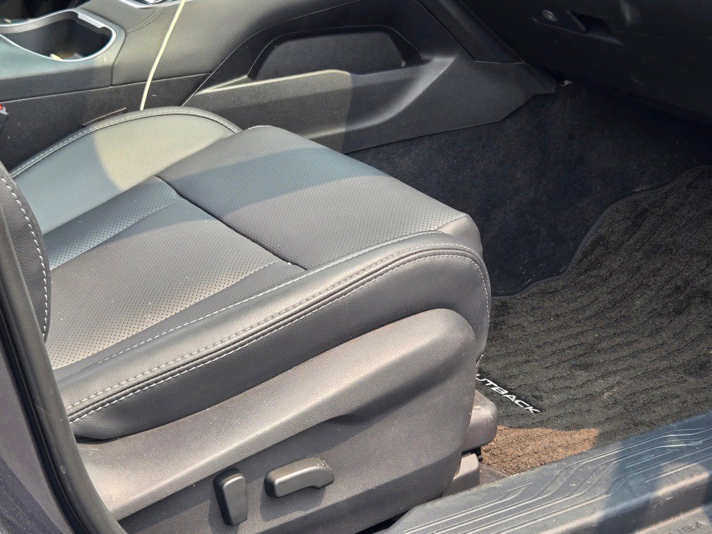 Used 2023 Subaru Outback Limited w/ Tech Package 2 image 7