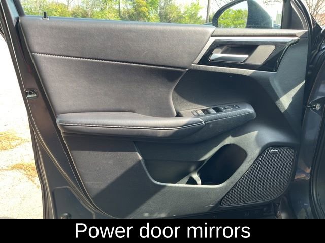 Used 2025 Mitsubishi Outlander SE image 14