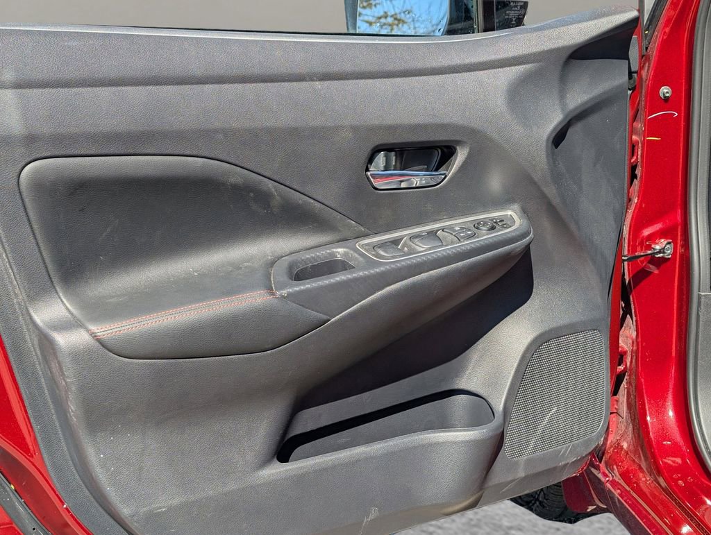 New 2025 Nissan Versa SR w/ Trunk Package image 17