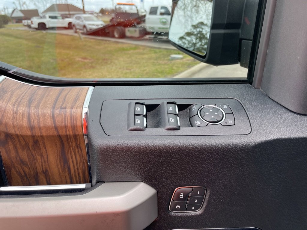 Used 2019 Ford F150 Lariat w/ FX4 Off-Road Package image 17