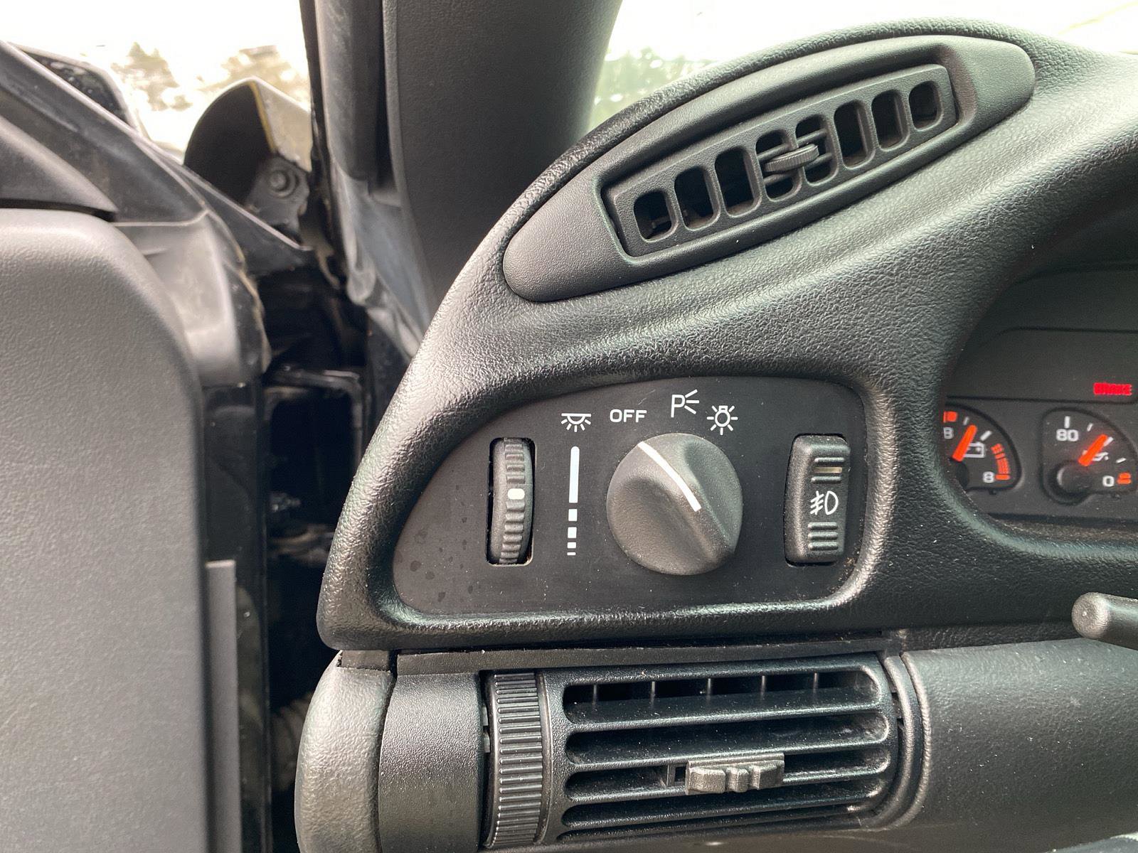 Used 1995 Chevrolet Camaro LT image 13