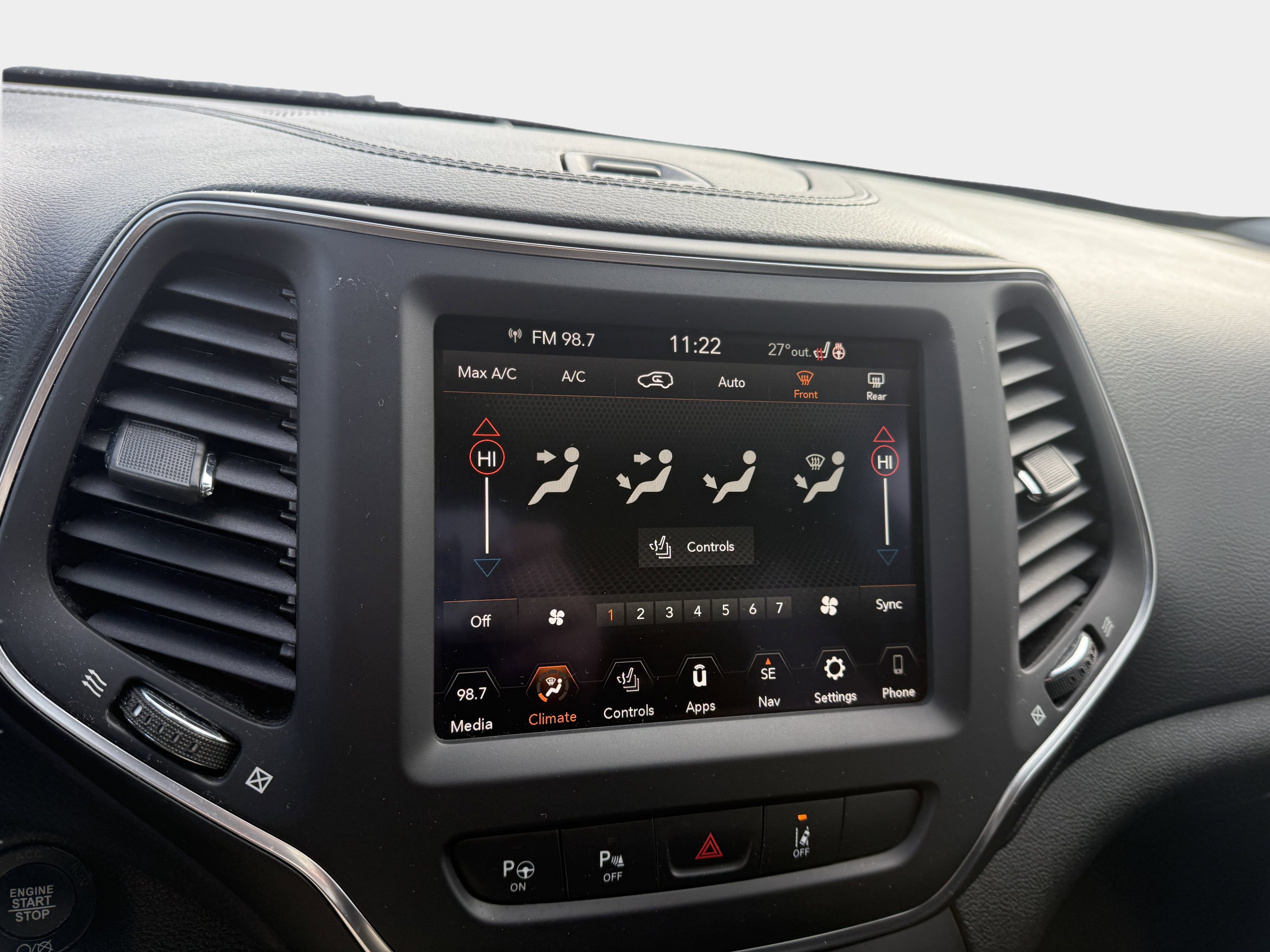 Used 2023 Jeep Cherokee Altitude Lux AWD/4WD image 23