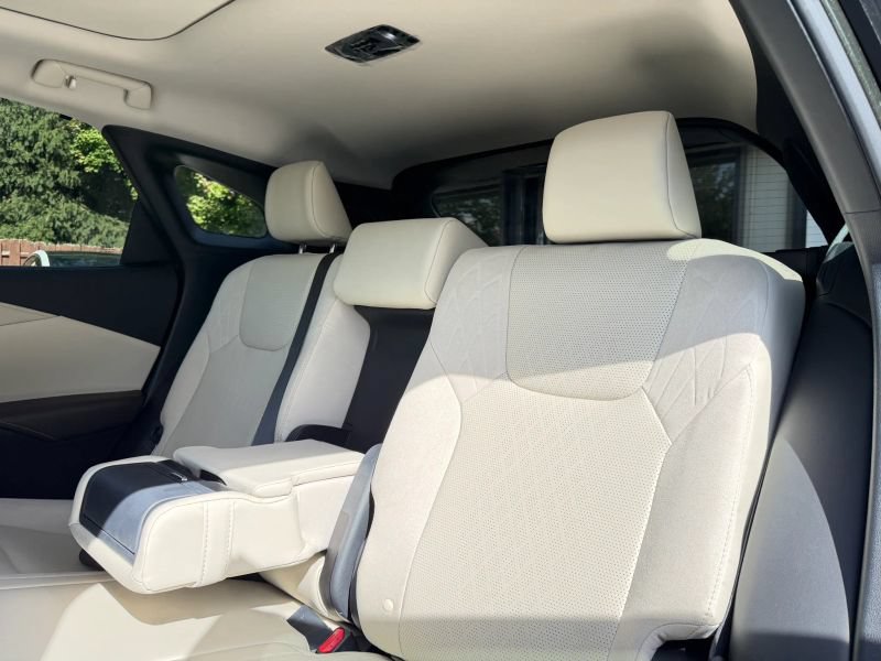 Used 2025 Lexus RX 350 w/ Convenience Package AWD/4WD image 17
