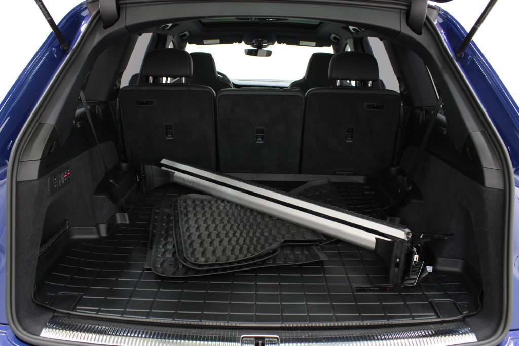 Used 2025 Audi SQ7 Prestige AWD/4WD image 32