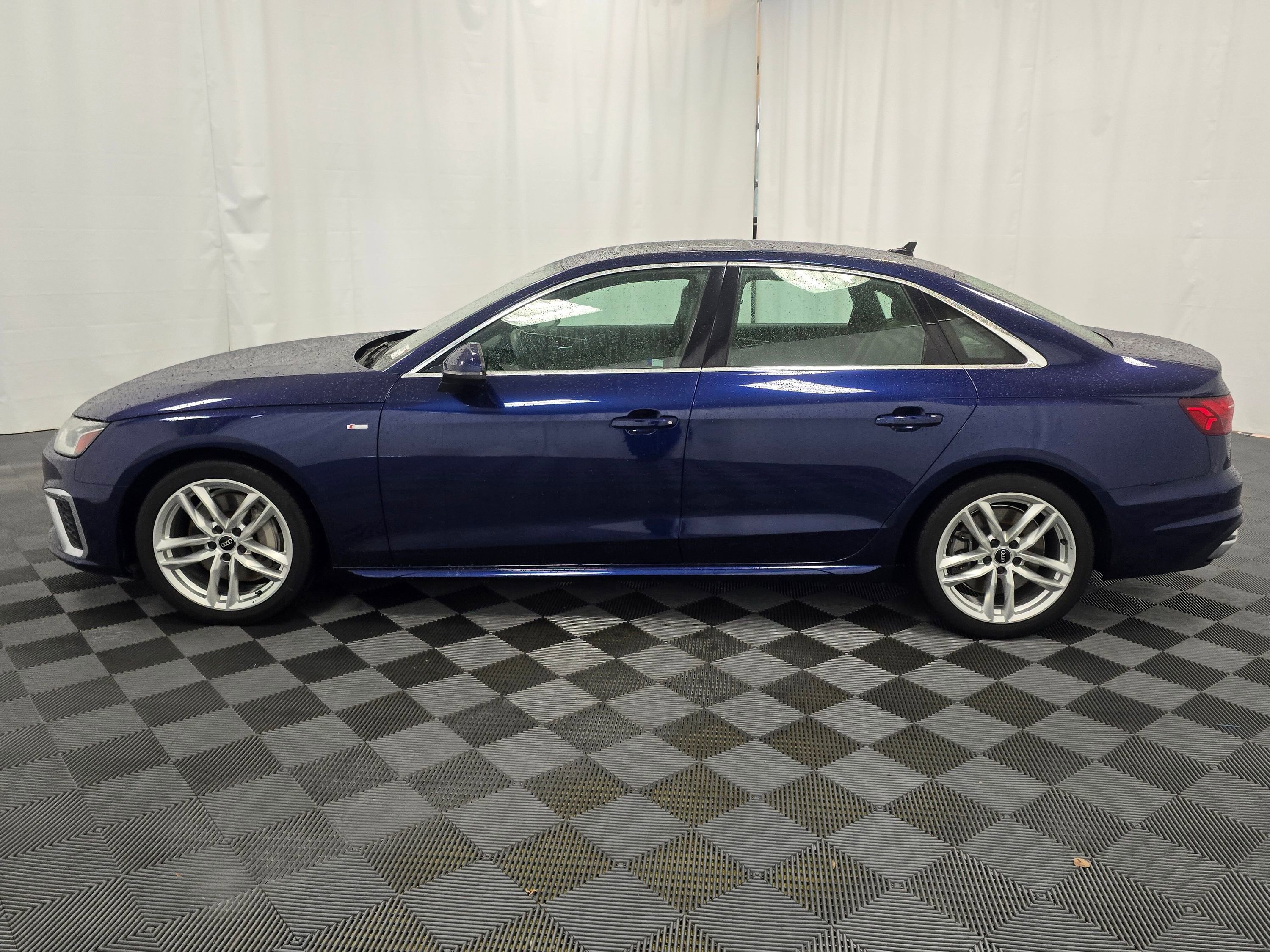 Used 2022 Audi A4 2.0T Premium Plus w/ Premium Plus Package image 3