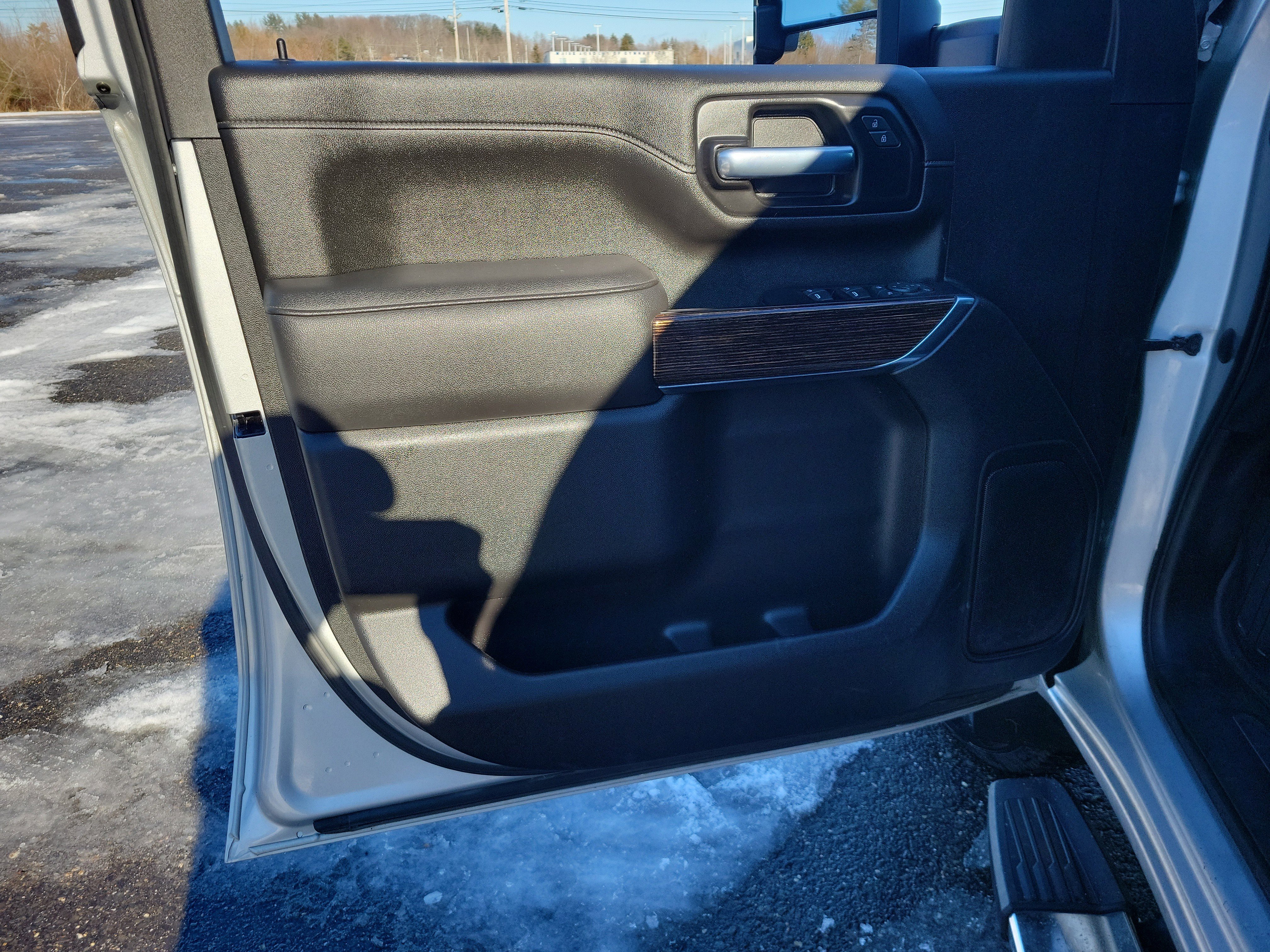 Used 2022 GMC Sierra 2500 SLE w/ SLE Value Package; image 15