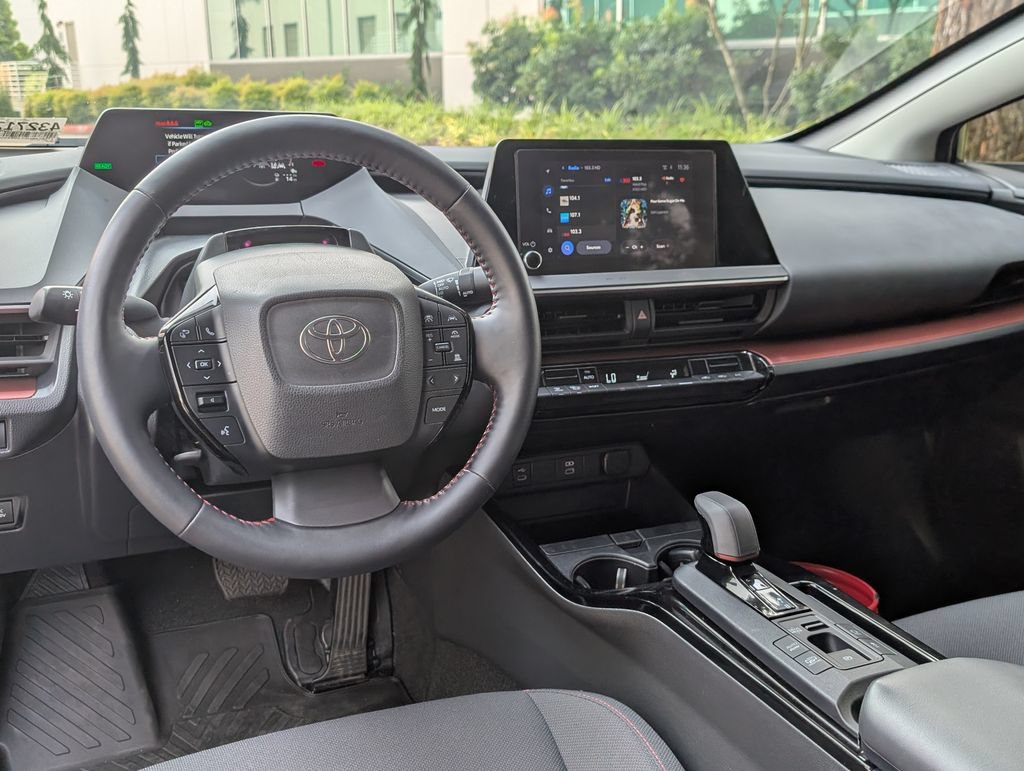 Certified 2025 Toyota Prius Plug-In Hybrid FWD image 10