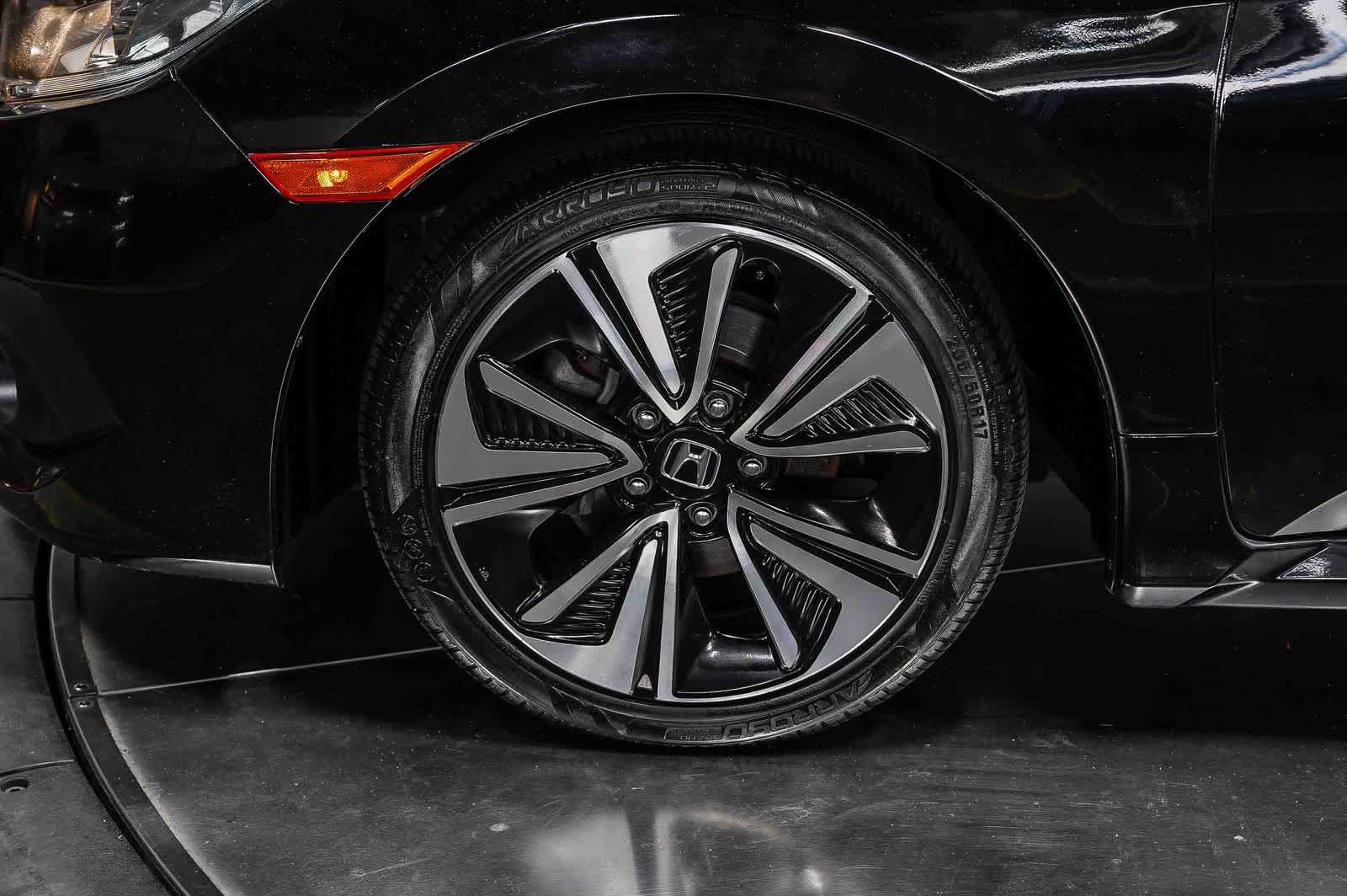 Used 2018 Honda Civic EX-T image 9