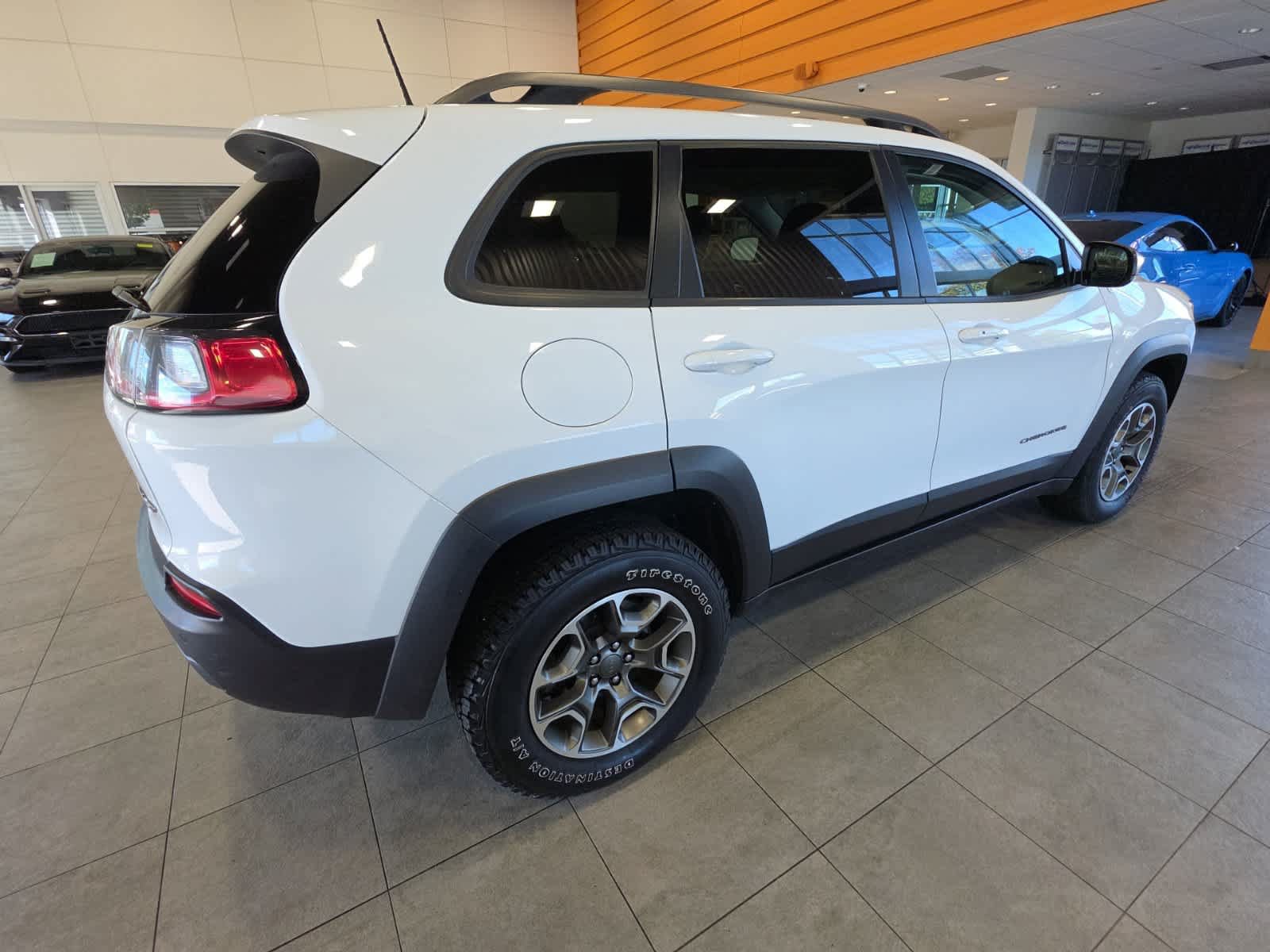 Used 2020 Jeep Cherokee Trailhawk w/ Cold Weather Group AWD/4WD image 6