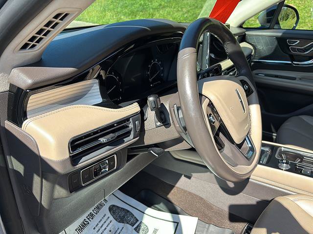 Used 2022 Lincoln Corsair AWD w/ Premium Package image 13