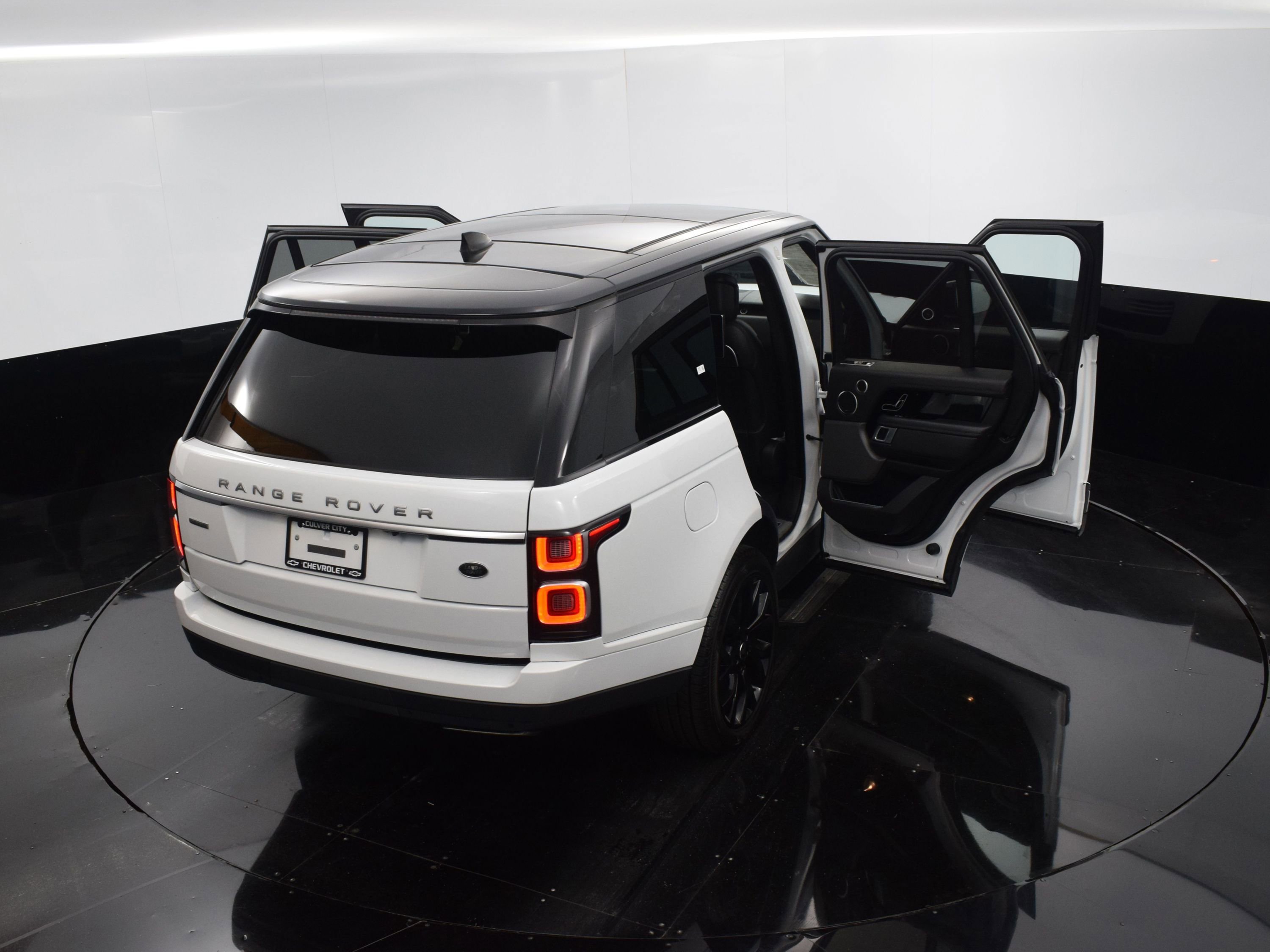 Used 2019 Land Rover Range Rover Autobiography image 39