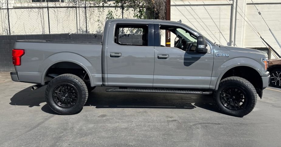 Used 2018 Ford F150 XLT w/ Equipment Group 302A Luxury image 3