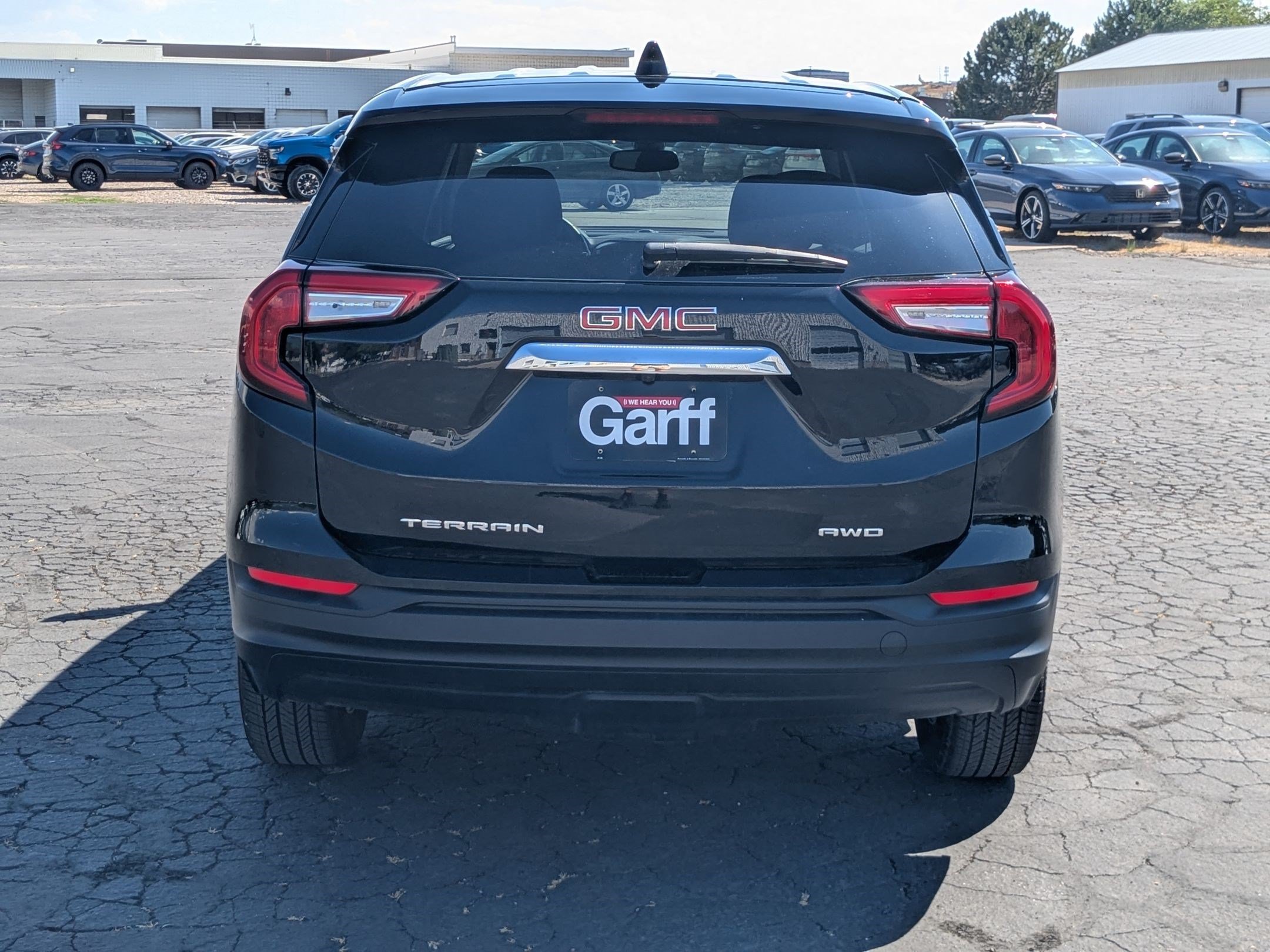 Used 2024 GMC Terrain SLE AWD/4WD image 4