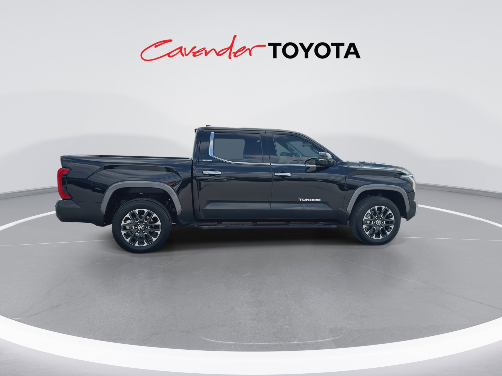 Used 2024 Toyota Tundra Limited w/ Power Package AWD/4WD image 9