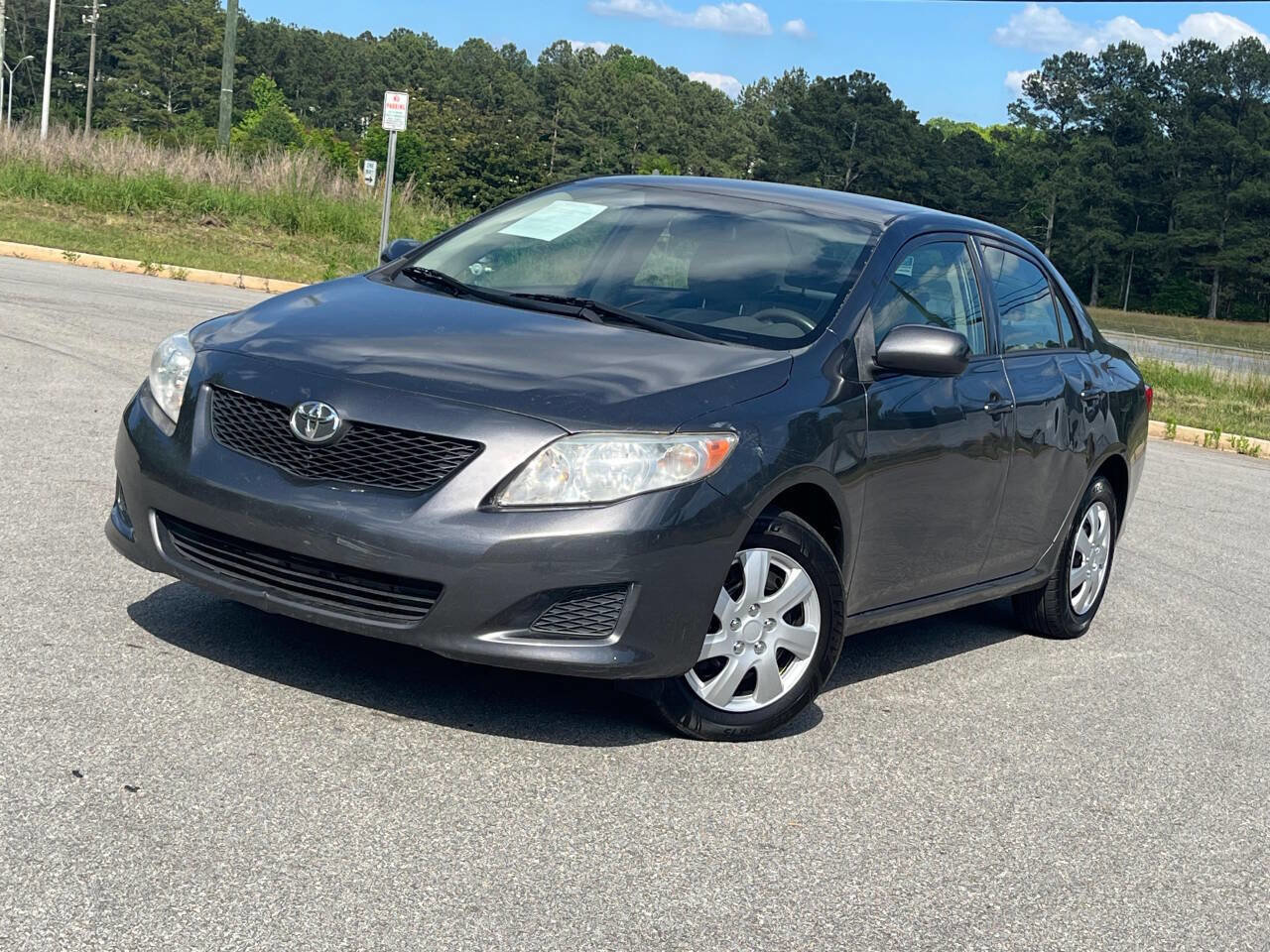 Used 2010 Toyota Corolla LE FWD image 1