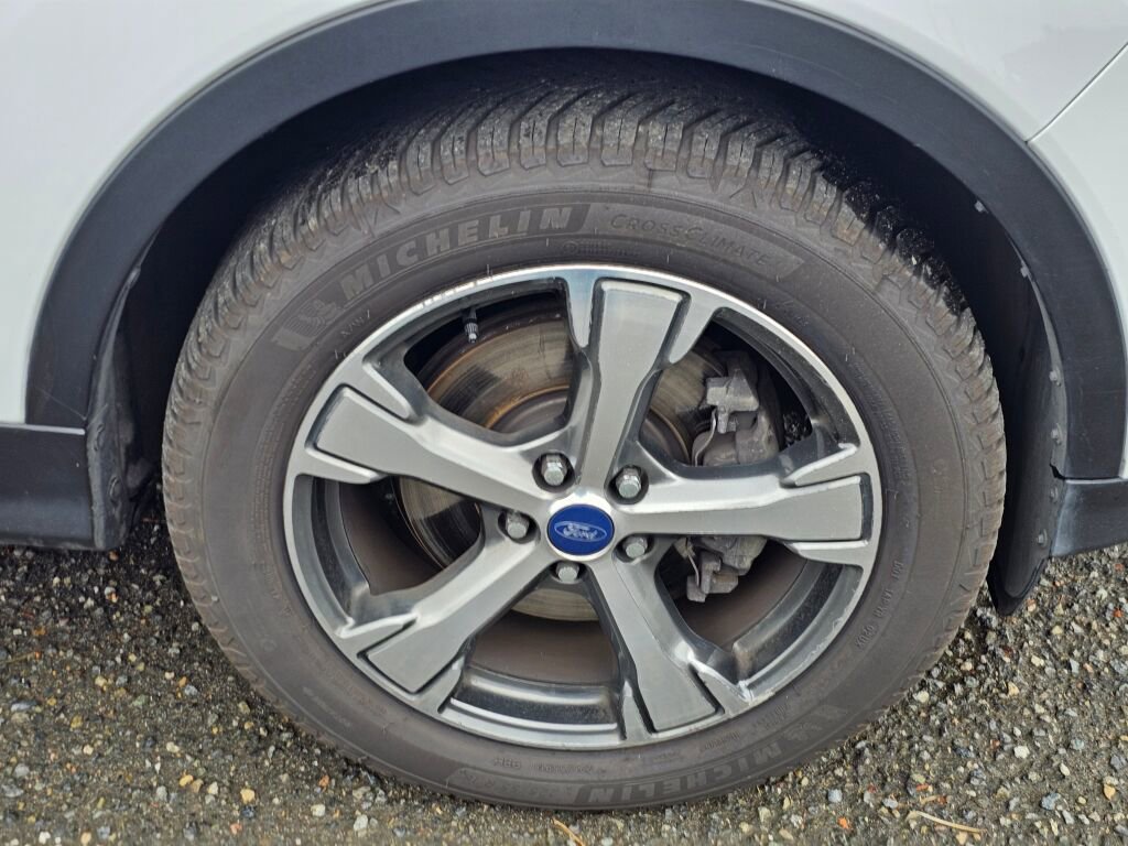 Used 2017 Ford Escape SE w/ Equipment Group 201A image 9