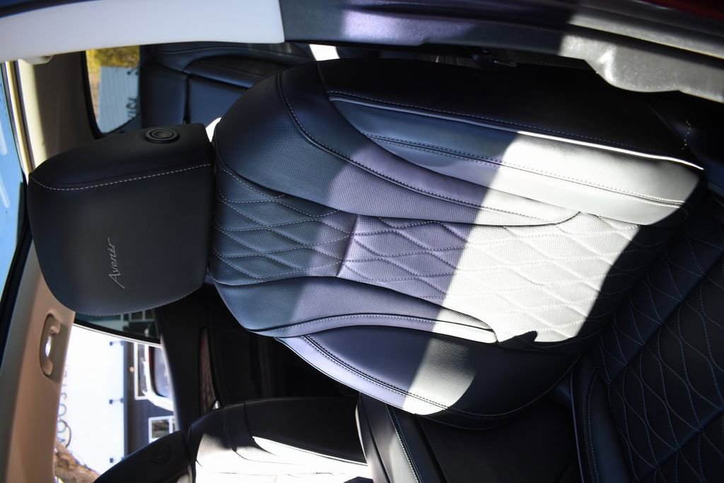 Used 2023 Buick Envision Avenir AWD/4WD image 22