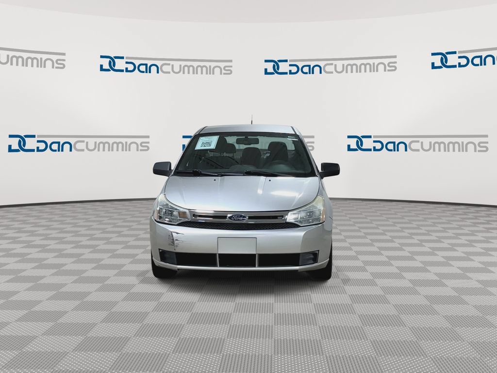 Used 2011 Ford Focus SE w/ 201A Rapid Spec Order Code FWD image 3