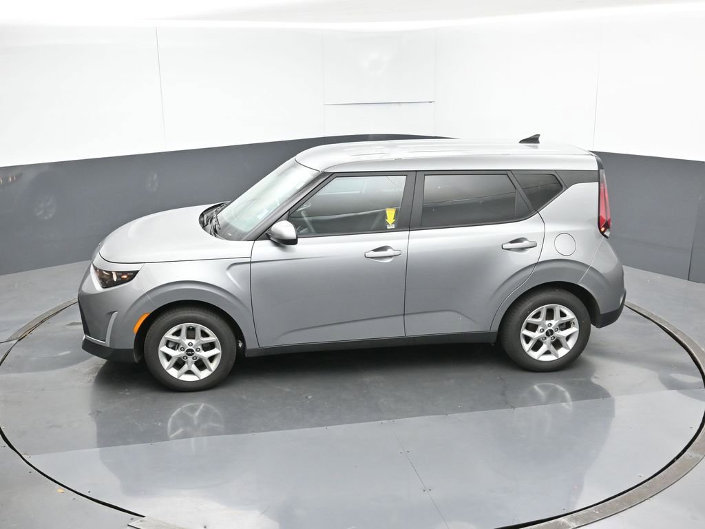 Used 2025 Kia Soul LX w/ LX Technology Package image 45