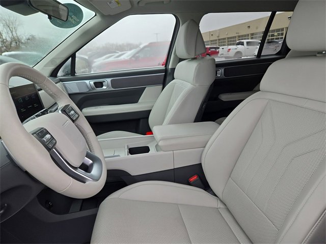 Certified 2025 Hyundai Santa Fe SEL image 23