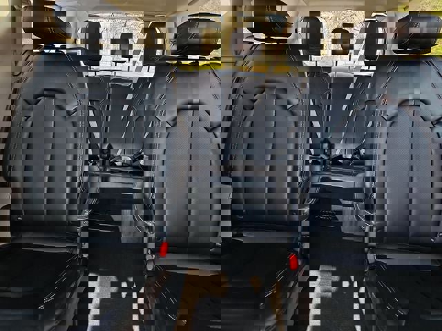 Used 2024 Chrysler Pacifica Touring-L image 16