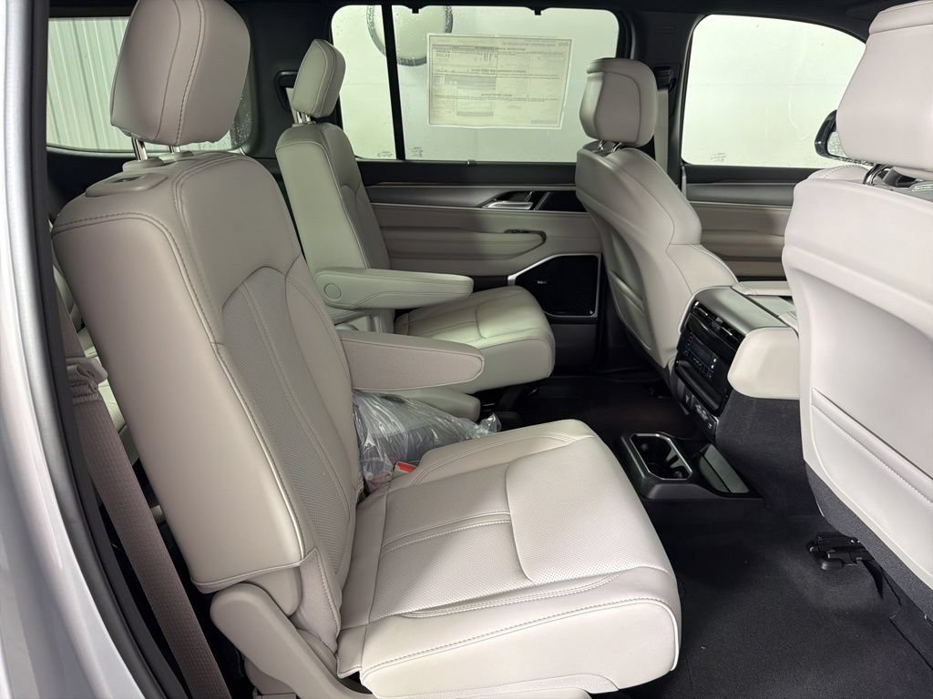 New 2026 Jeep Grand Wagoneer Limited AWD/4WD image 28